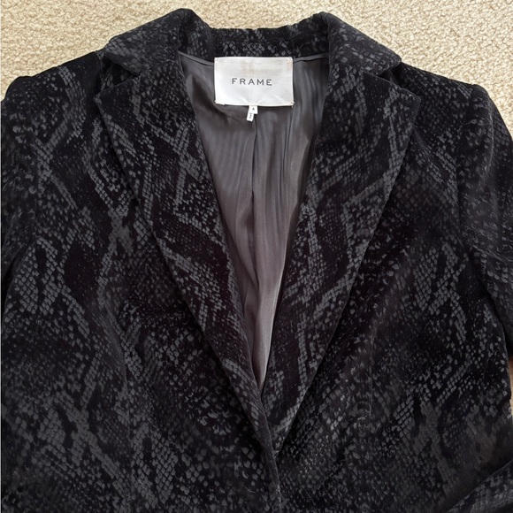 Frame Velvet Python Blazer - Picture 6 of 16